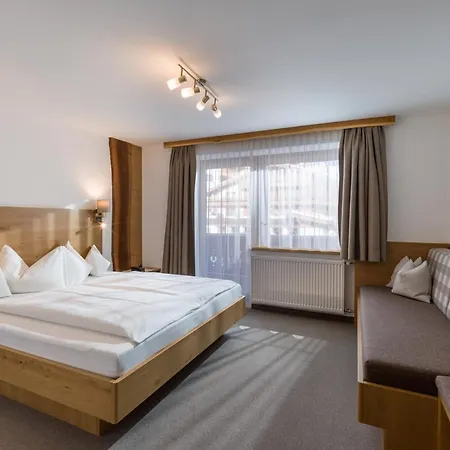 Koessler 3* Тукс