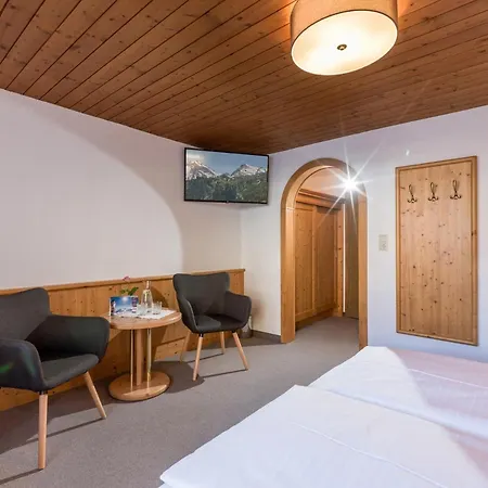 Koessler 3* Тукс